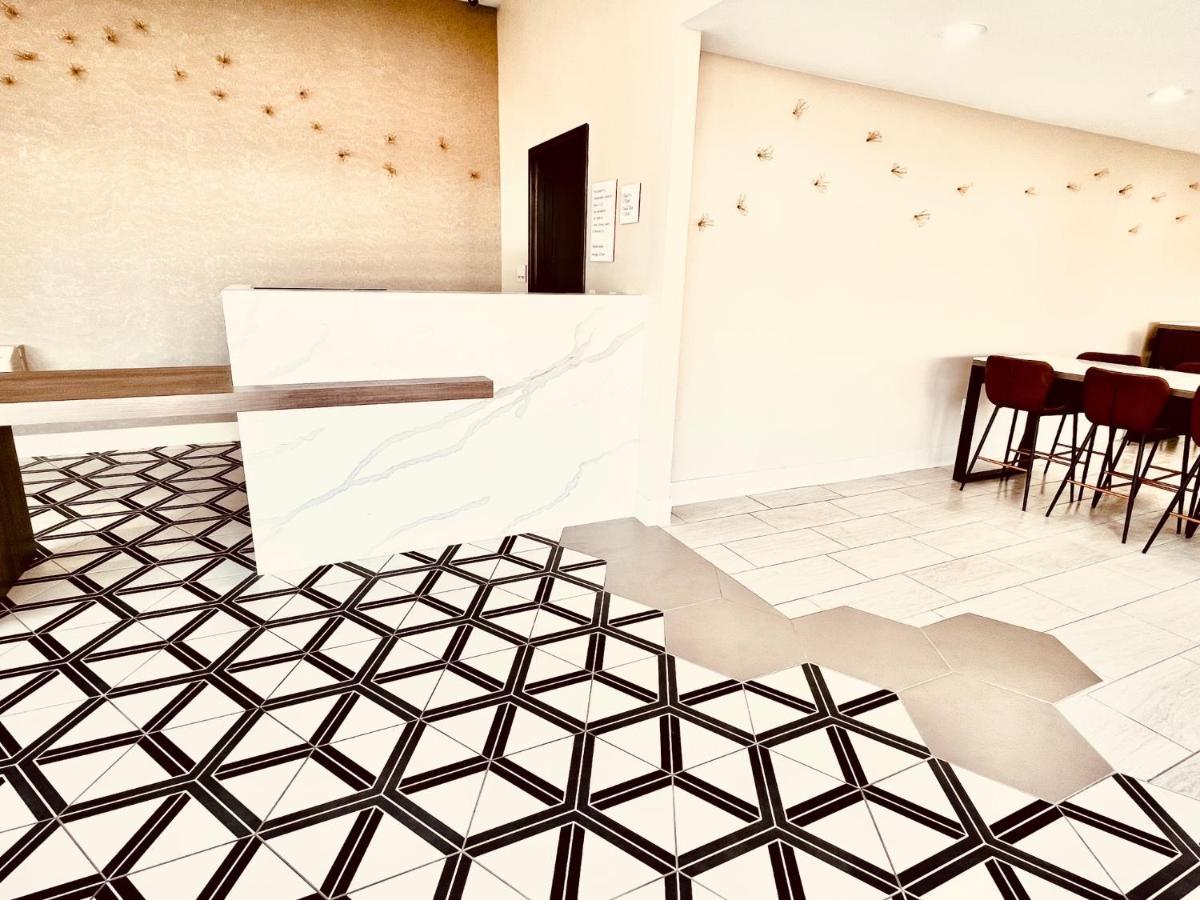 Ramada By Wyndham Modesto Yosemite Area Ξενοδοχείο Εξωτερικό φωτογραφία