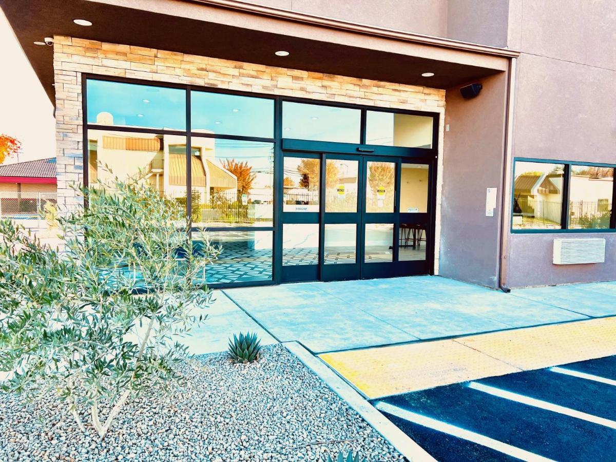 Ramada By Wyndham Modesto Yosemite Area Ξενοδοχείο Εξωτερικό φωτογραφία