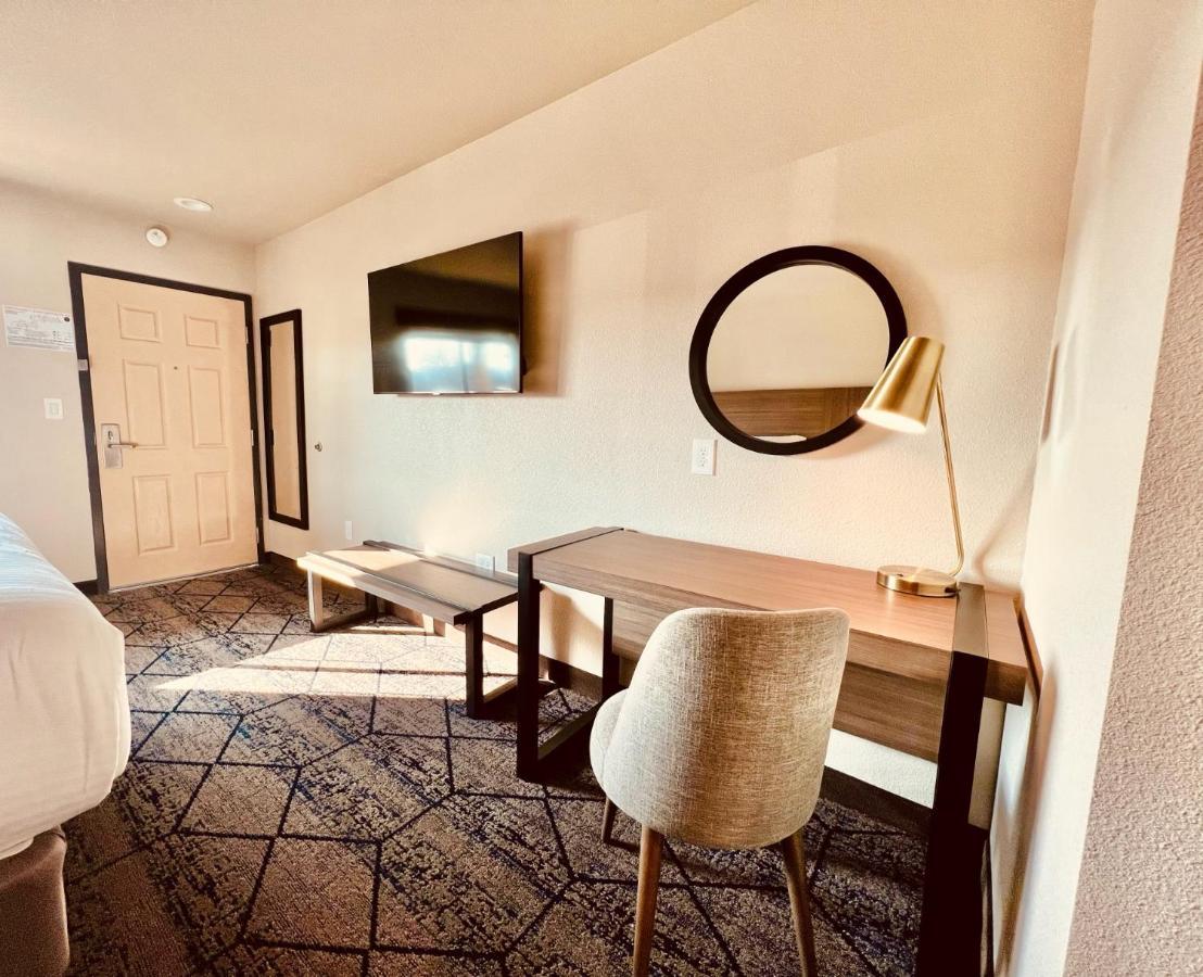 Ramada By Wyndham Modesto Yosemite Area Ξενοδοχείο Εξωτερικό φωτογραφία