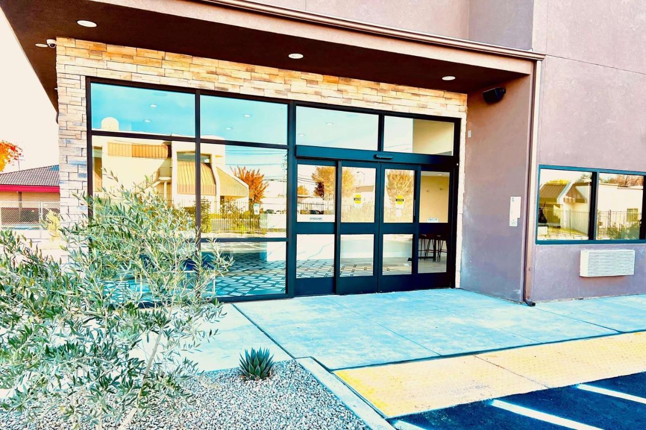 Ramada By Wyndham Modesto Yosemite Area Ξενοδοχείο Εξωτερικό φωτογραφία