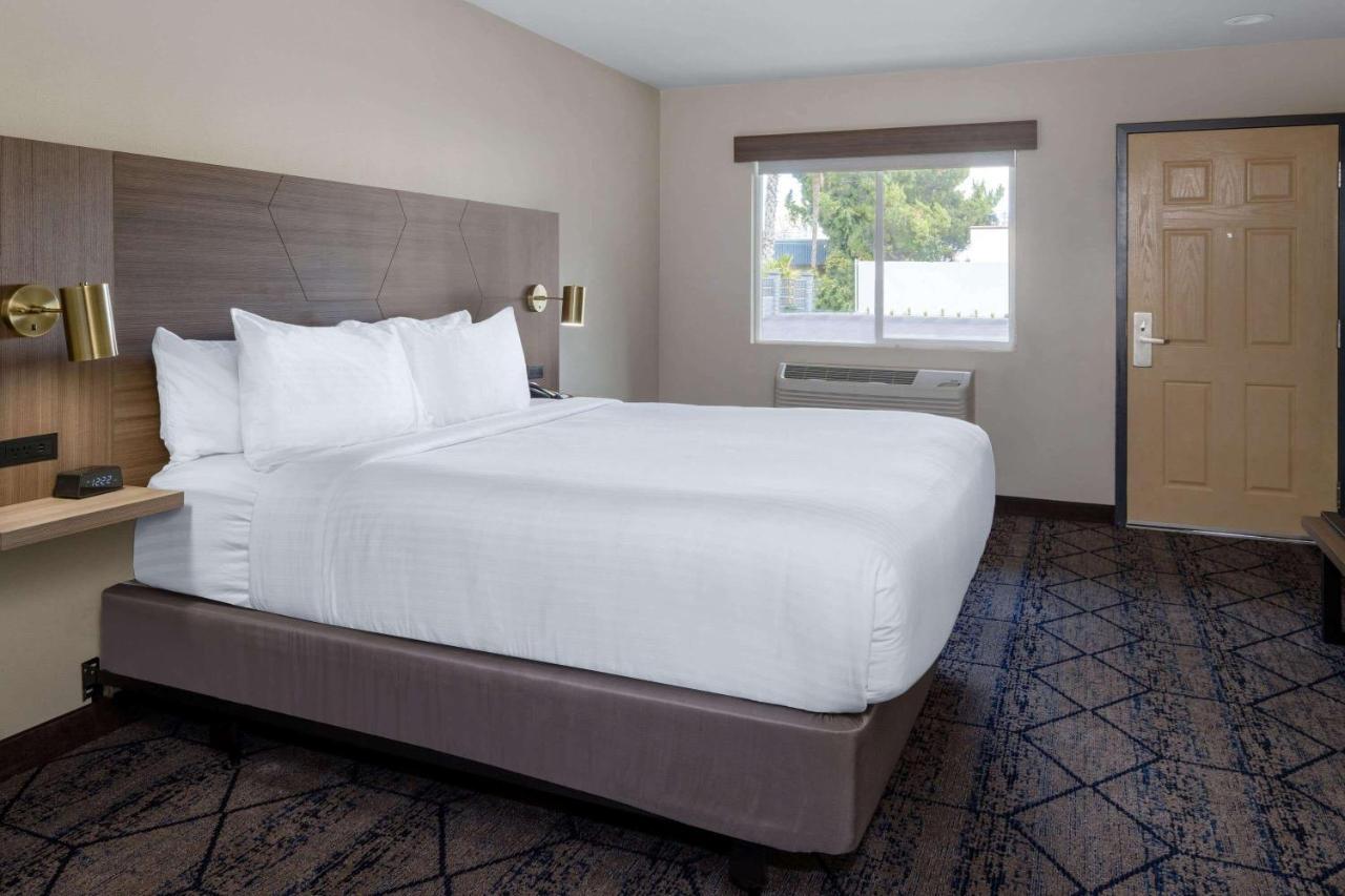 Ramada By Wyndham Modesto Yosemite Area Ξενοδοχείο Εξωτερικό φωτογραφία