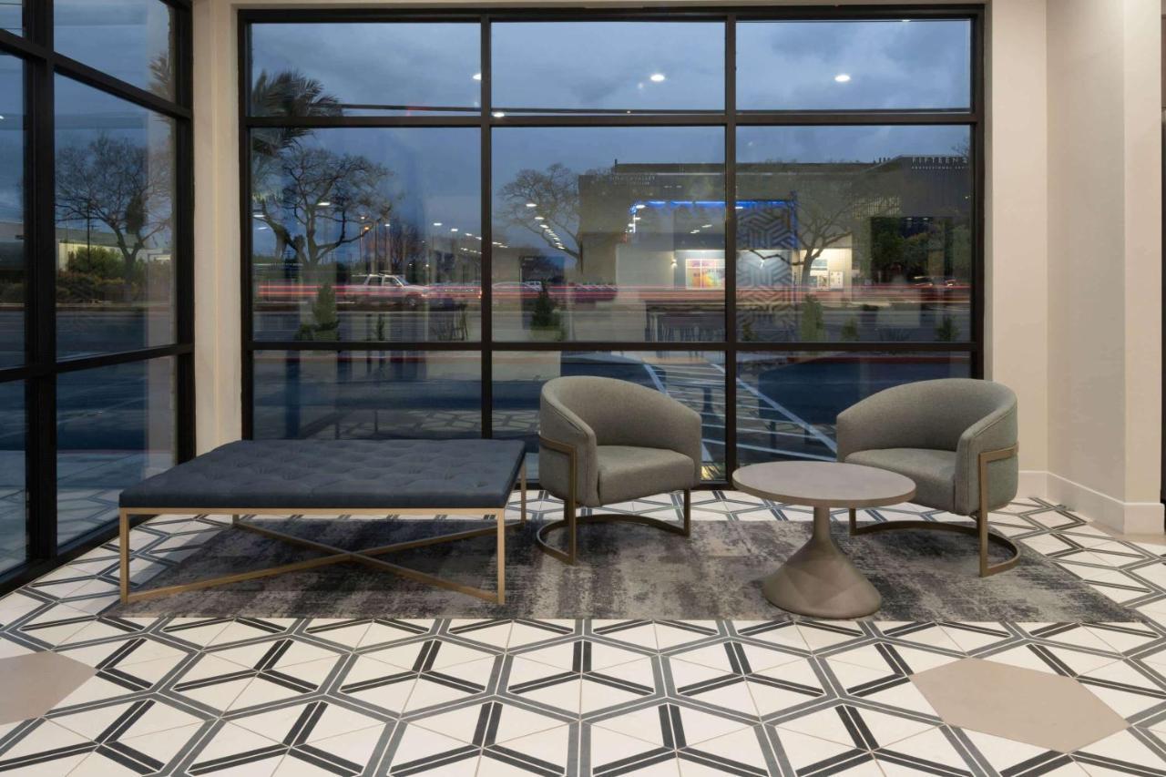 Ramada By Wyndham Modesto Yosemite Area Ξενοδοχείο Εξωτερικό φωτογραφία