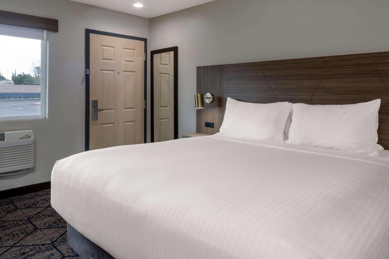 Ramada By Wyndham Modesto Yosemite Area Ξενοδοχείο Εξωτερικό φωτογραφία