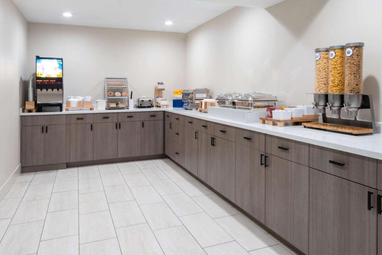 Ramada By Wyndham Modesto Yosemite Area Ξενοδοχείο Εξωτερικό φωτογραφία