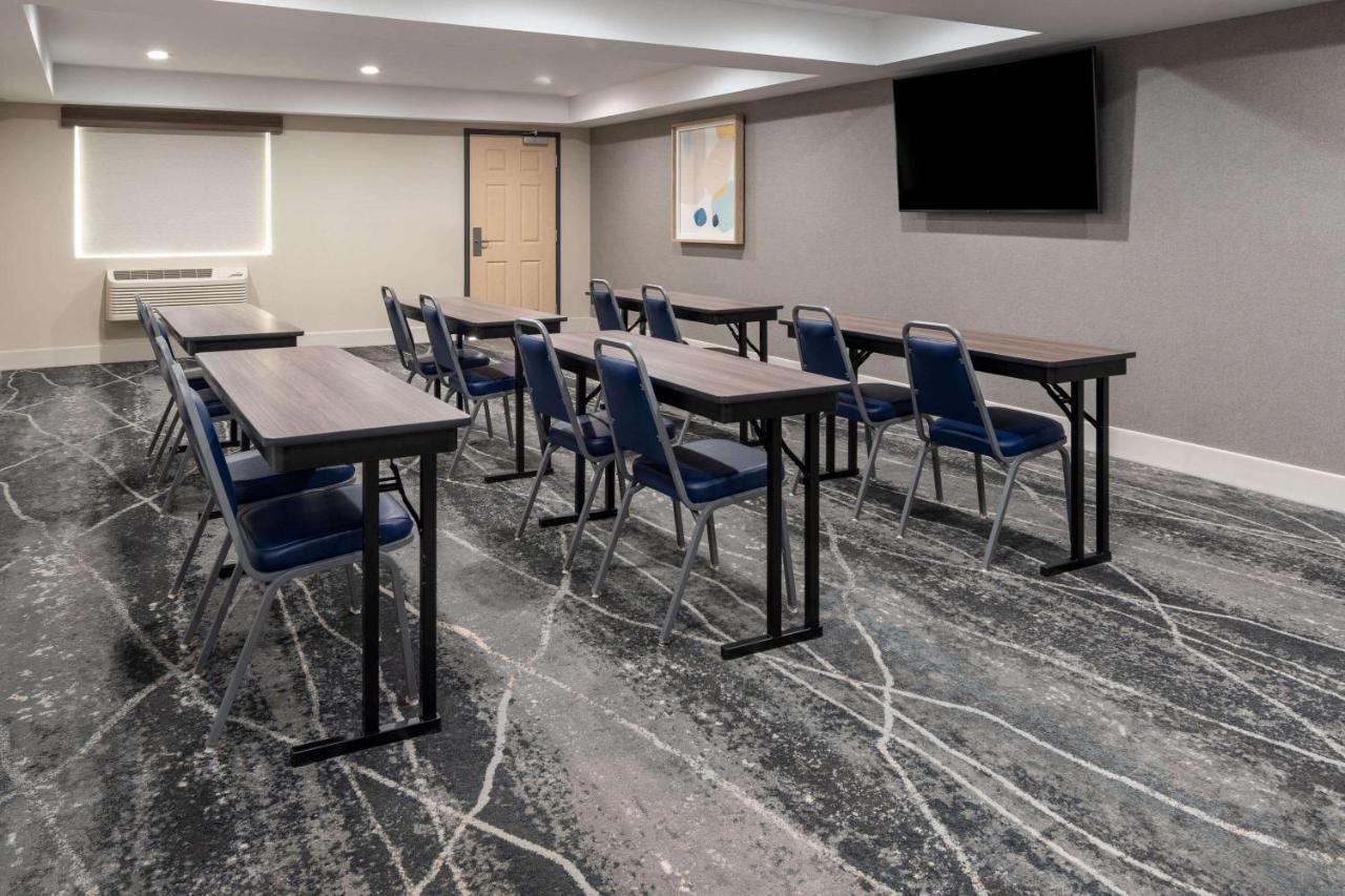 Ramada By Wyndham Modesto Yosemite Area Ξενοδοχείο Εξωτερικό φωτογραφία