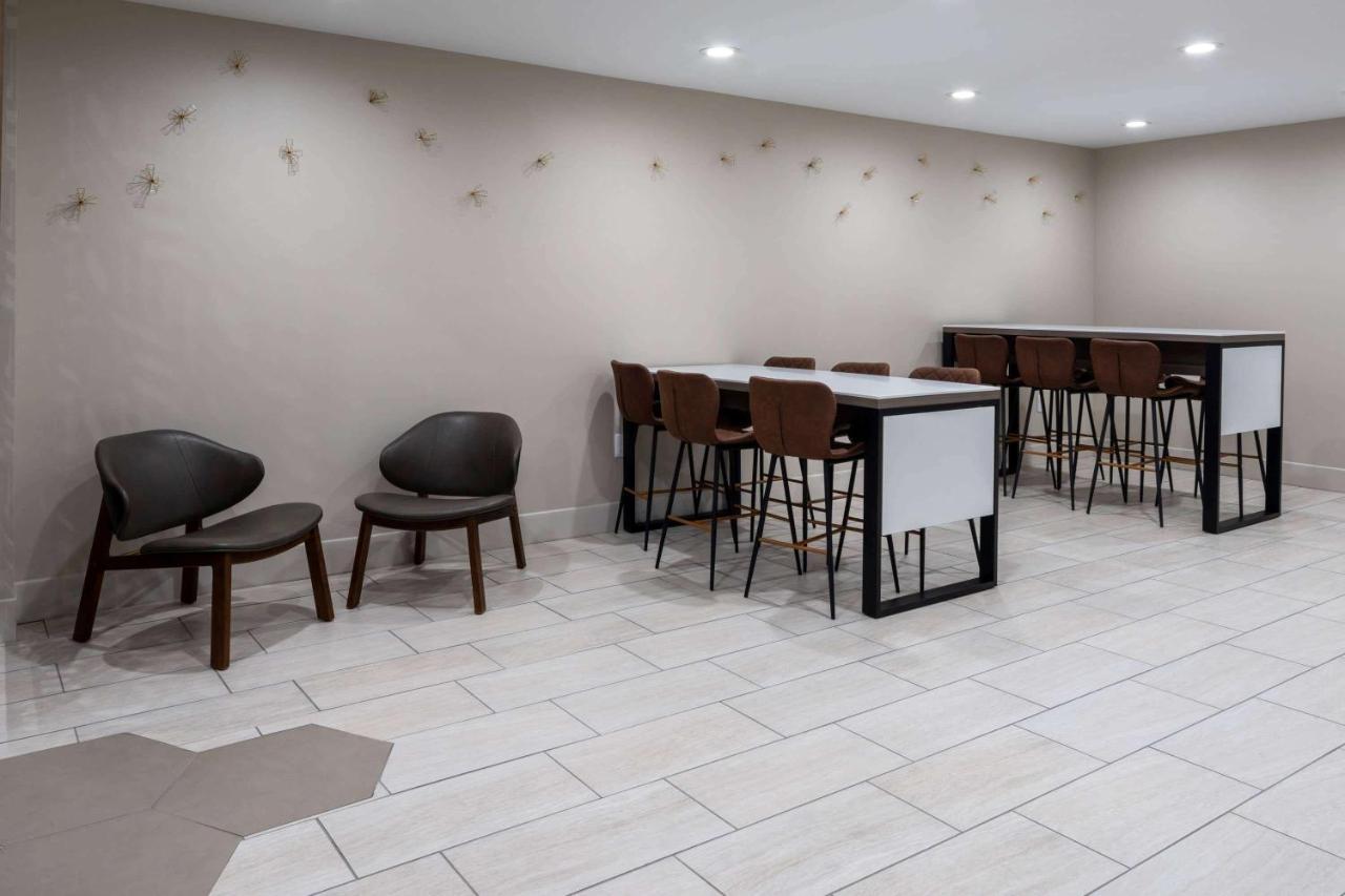 Ramada By Wyndham Modesto Yosemite Area Ξενοδοχείο Εξωτερικό φωτογραφία