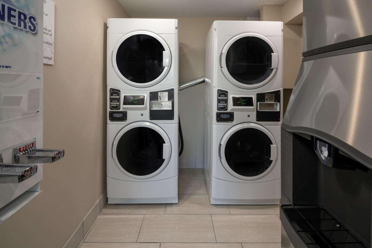 Ramada By Wyndham Modesto Yosemite Area Ξενοδοχείο Εξωτερικό φωτογραφία