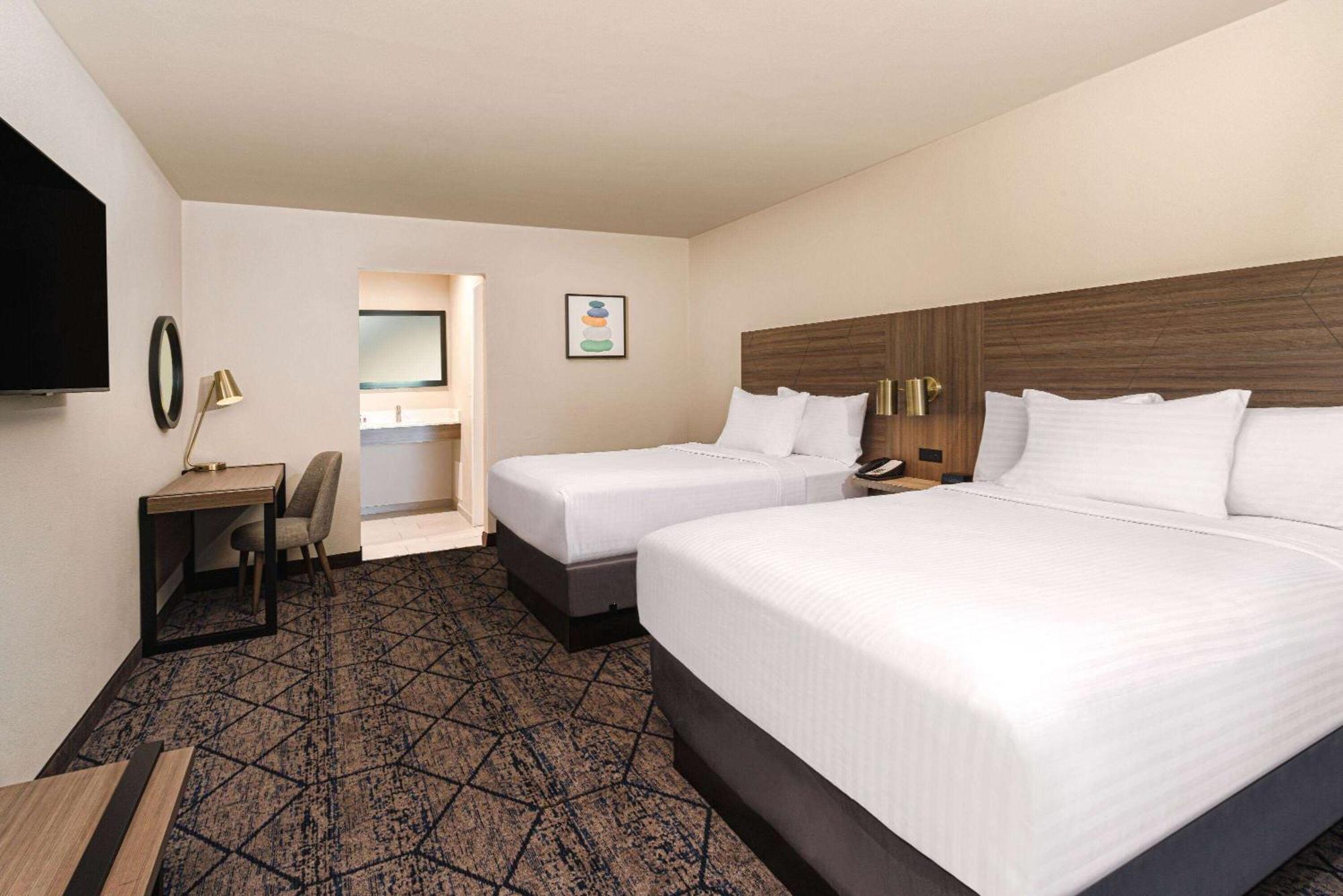 Ramada By Wyndham Modesto Yosemite Area Ξενοδοχείο Εξωτερικό φωτογραφία