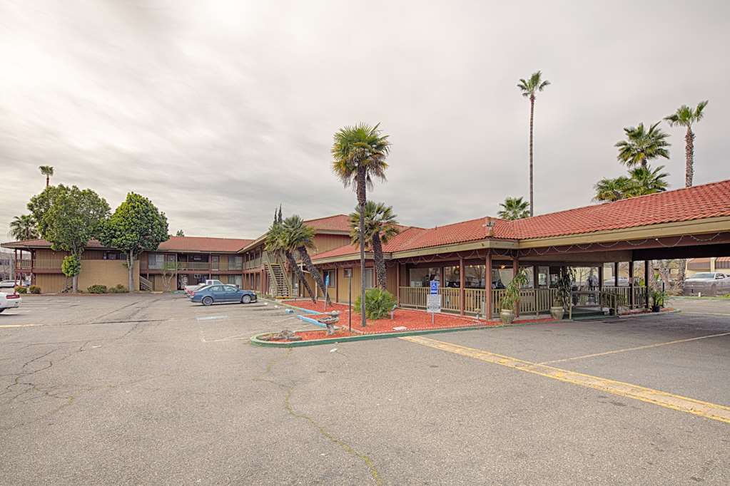 Ramada By Wyndham Modesto Yosemite Area Ξενοδοχείο Εξωτερικό φωτογραφία