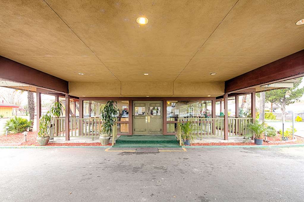 Ramada By Wyndham Modesto Yosemite Area Ξενοδοχείο Εξωτερικό φωτογραφία