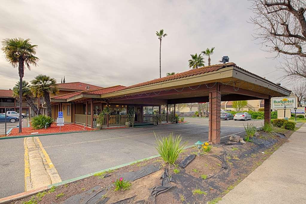 Ramada By Wyndham Modesto Yosemite Area Ξενοδοχείο Εξωτερικό φωτογραφία